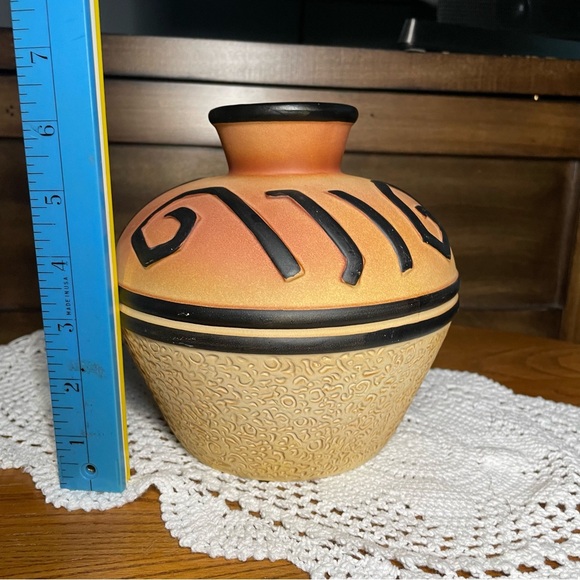 HOMEMAKER’S IDEA COMPANY Black And Orange/Beige Vase Art Southwest Style - Picture 8 of 8